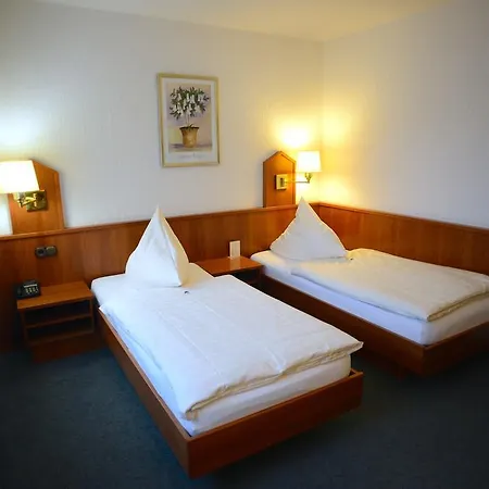 Marienhof Duesseldorf 노이스