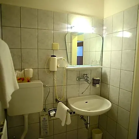 Marienhof Duesseldorf 3*