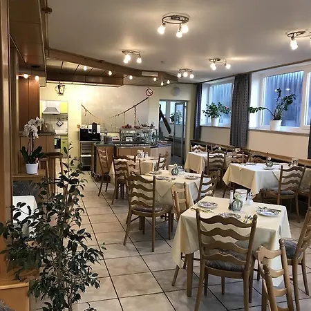 Marienhof Duesseldorf 노이스